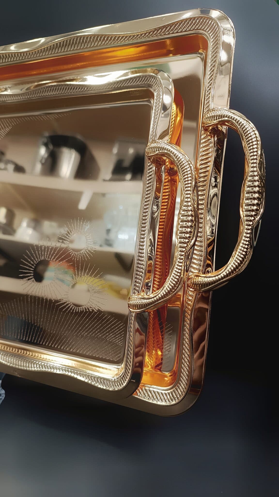 سینی استیل جفتی طلایی طرح رز thumbnail 2